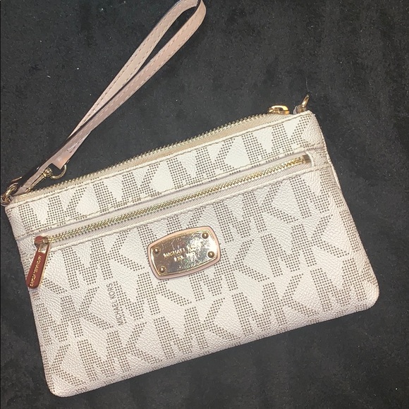 MICHAEL Michael Kors Handbags - Michael Kors Jet Set Medium Wristlet MICHAEL Michael Kors Handbags - Michael Kors Jet Set Medium Wristlet